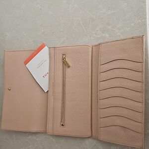 Cuyana travel wallet